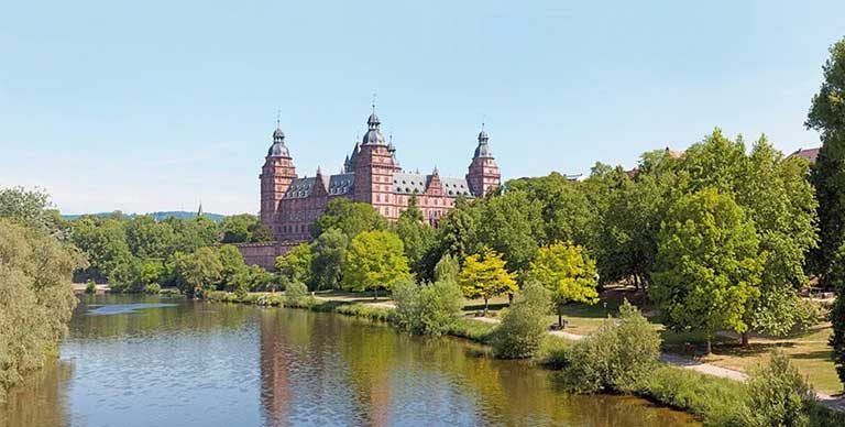 Schloss Johannisburg (Johannisburg Palace)